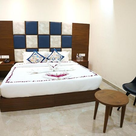 Hotel Vihaan Residency Zirakpur Exterior photo