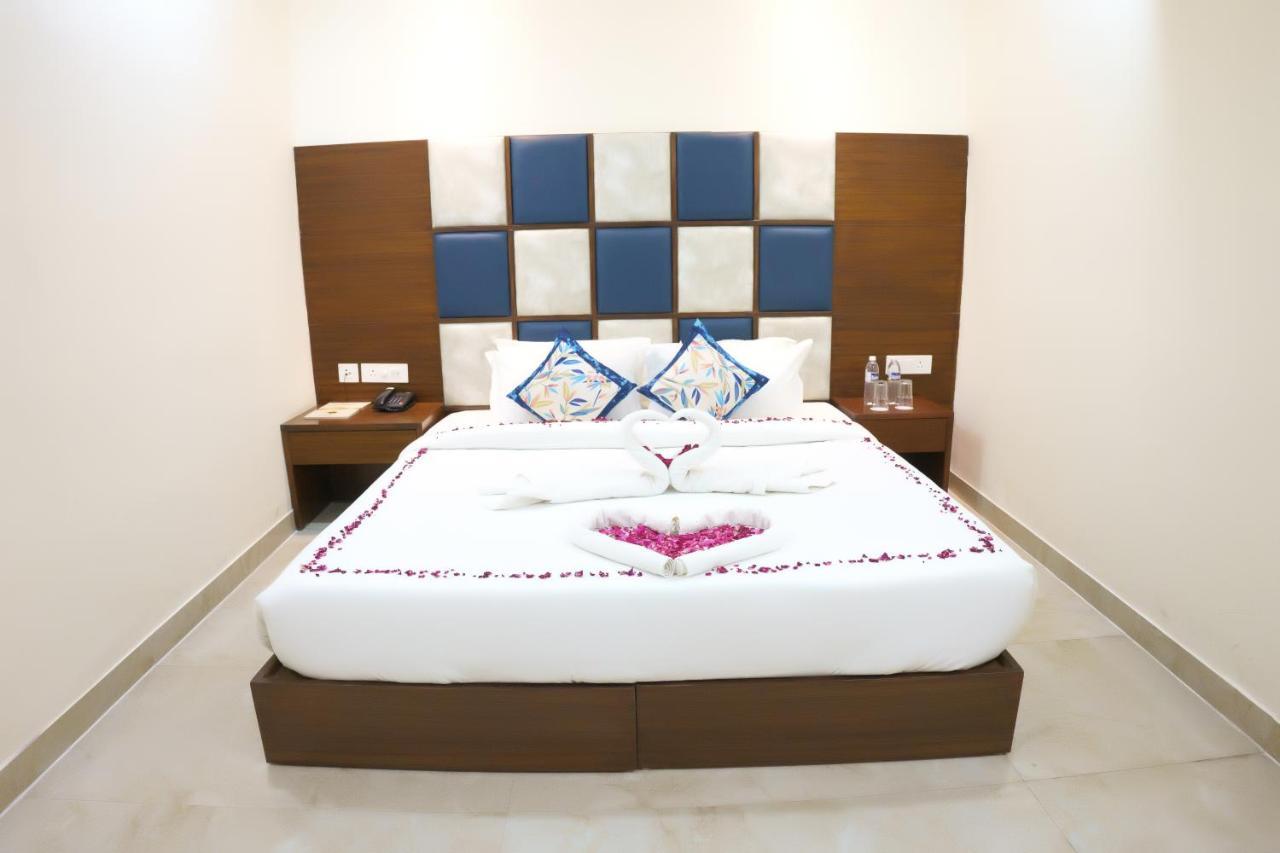Hotel Vihaan Residency Zirakpur Exterior photo