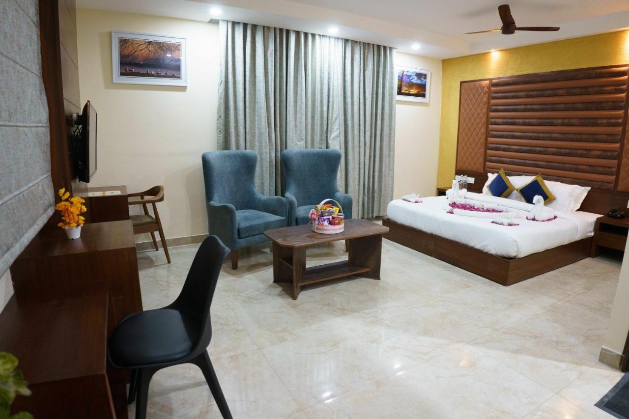 Hotel Vihaan Residency Zirakpur Exterior photo