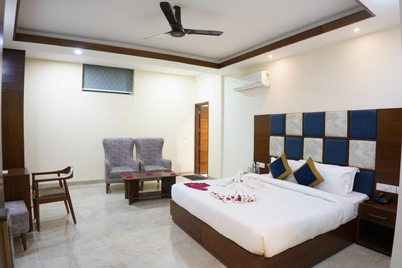 Hotel Vihaan Residency Zirakpur Exterior photo
