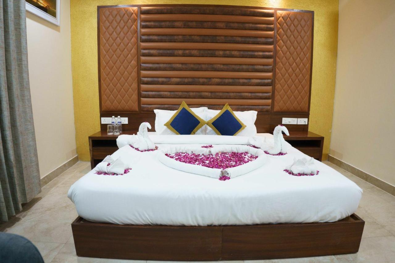 Hotel Vihaan Residency Zirakpur Exterior photo